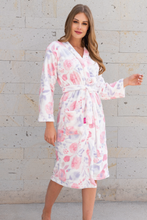 Cargar imagen en el visor de la galería, Bata descanso supersoft de microfibra Floral